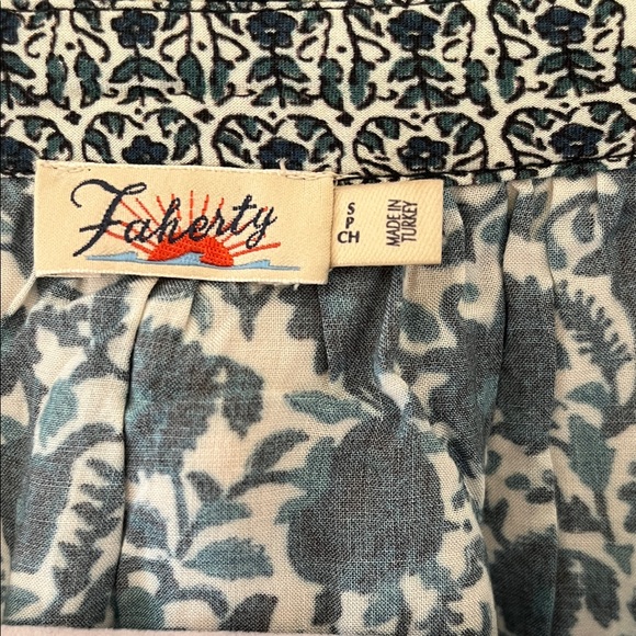 Faherty Women's Blue and White Floral Portia Blouse - Picture 2 of 4